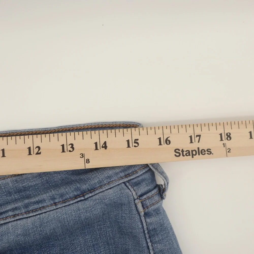 Levis levi 725